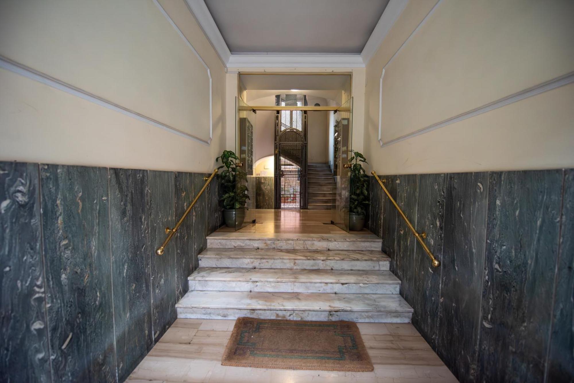 Two-Bedroom Apartment,1502905774:JPEG